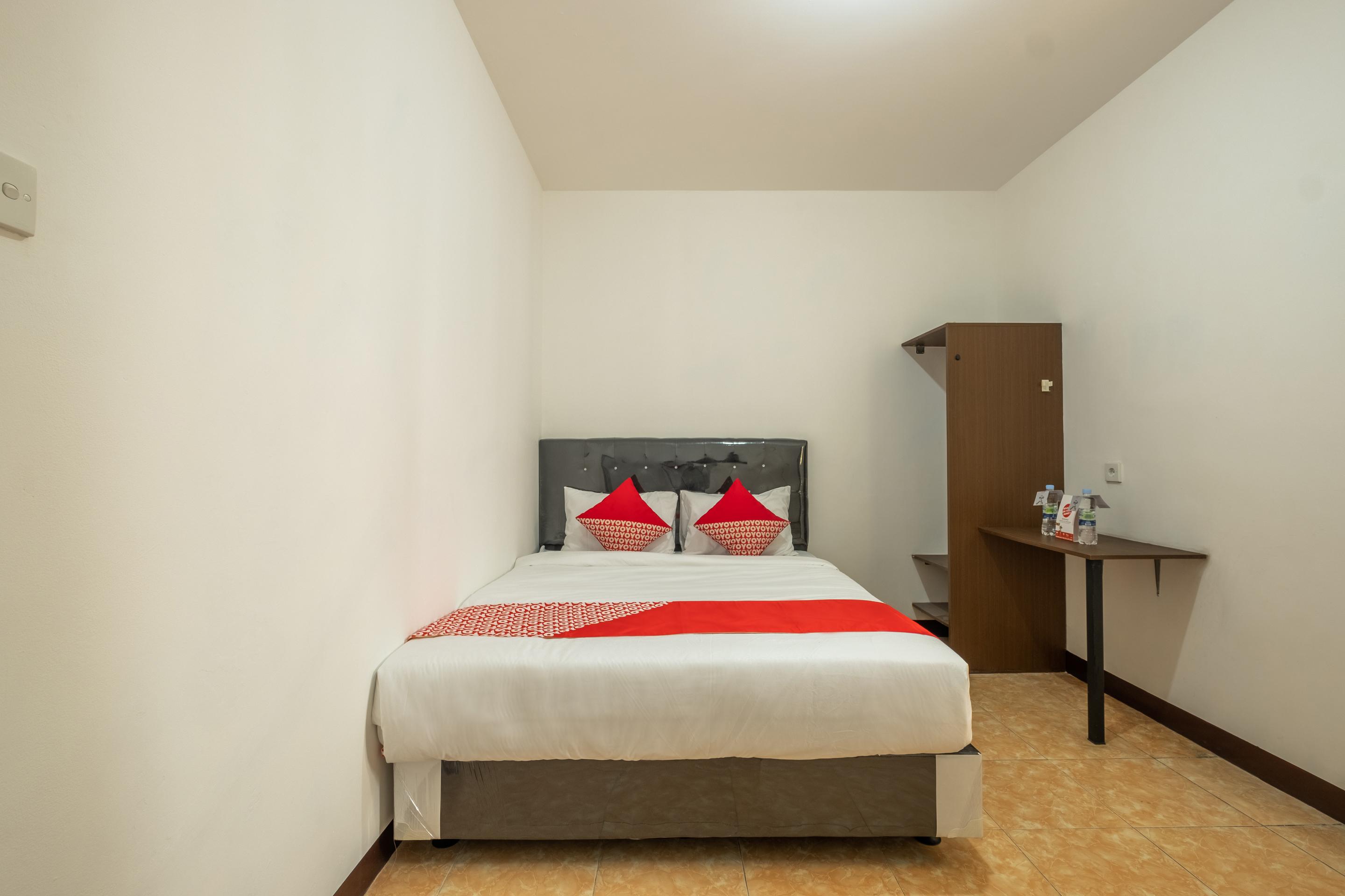 Oyo 1460 Anyelir Residence Cirebon Exteriér fotografie