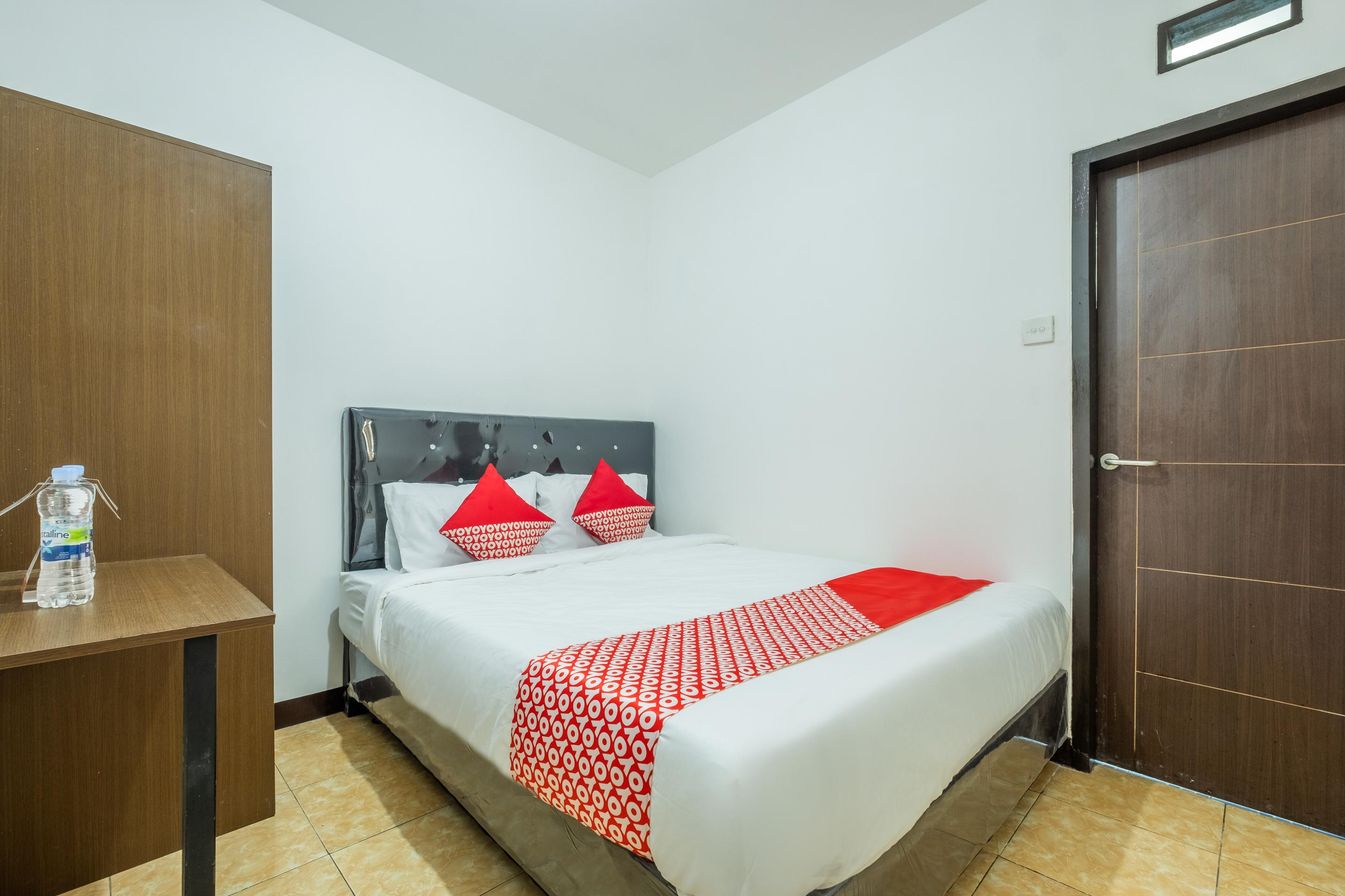 Oyo 1460 Anyelir Residence Cirebon Exteriér fotografie
