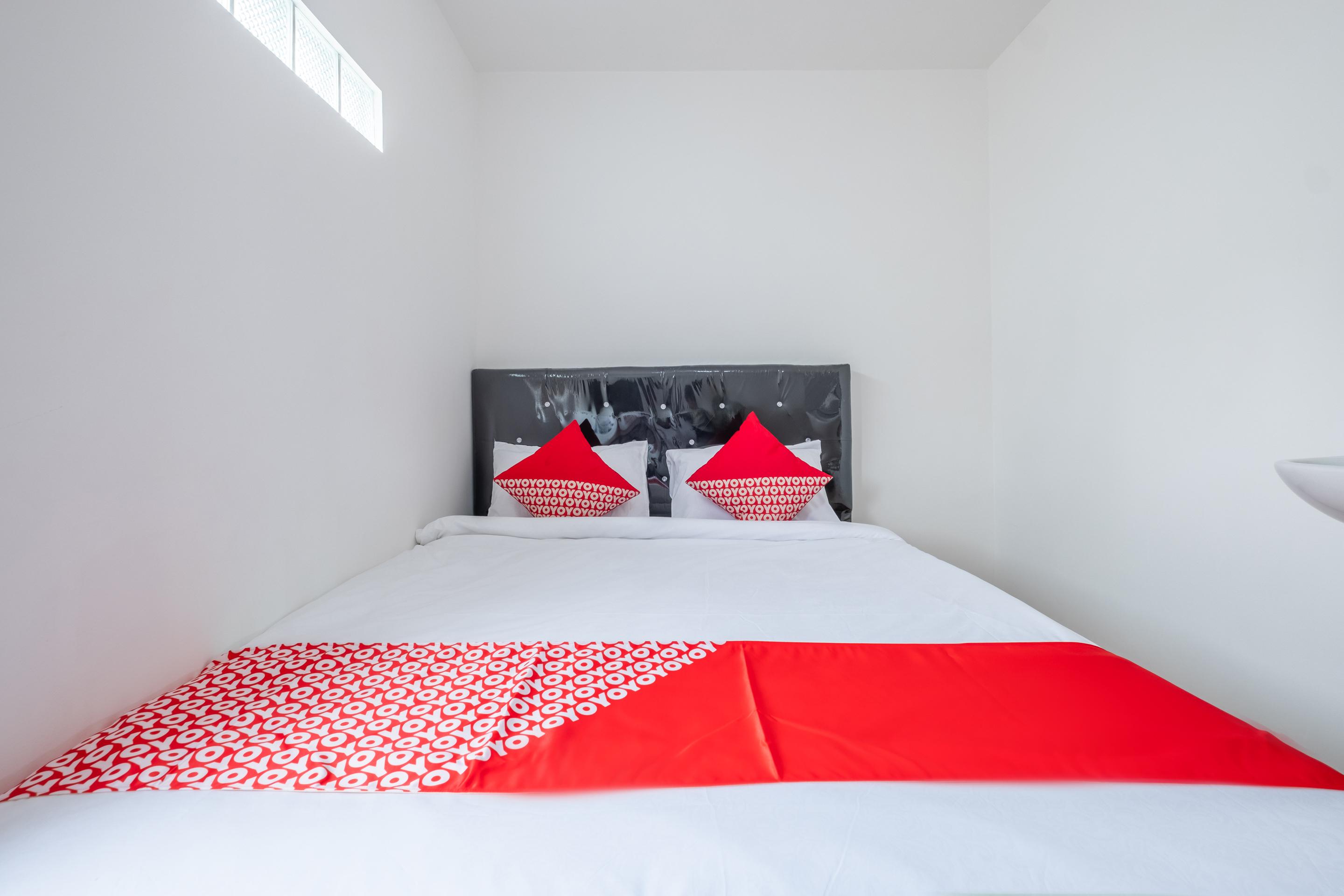 Oyo 1460 Anyelir Residence Cirebon Exteriér fotografie