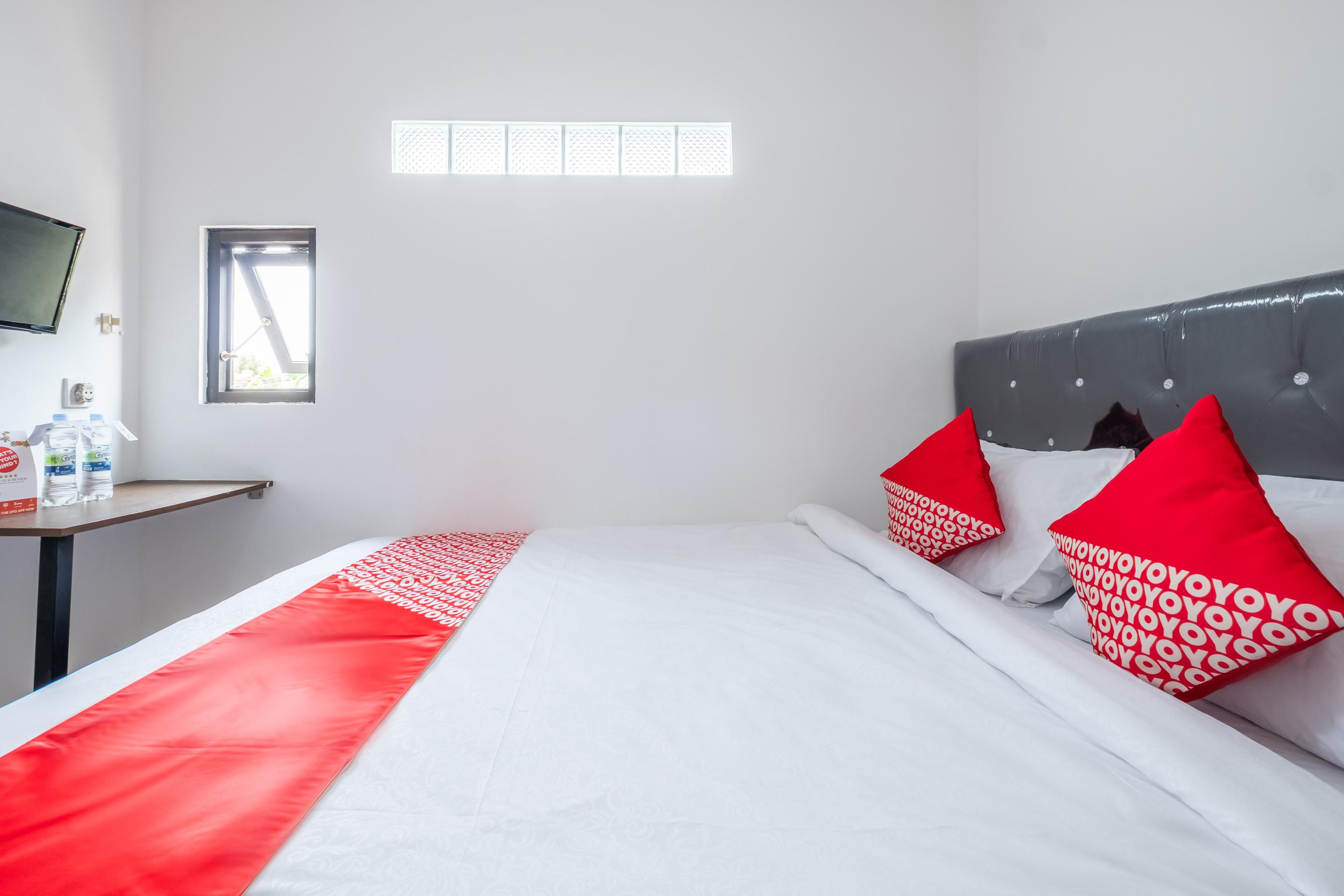 Oyo 1460 Anyelir Residence Cirebon Exteriér fotografie
