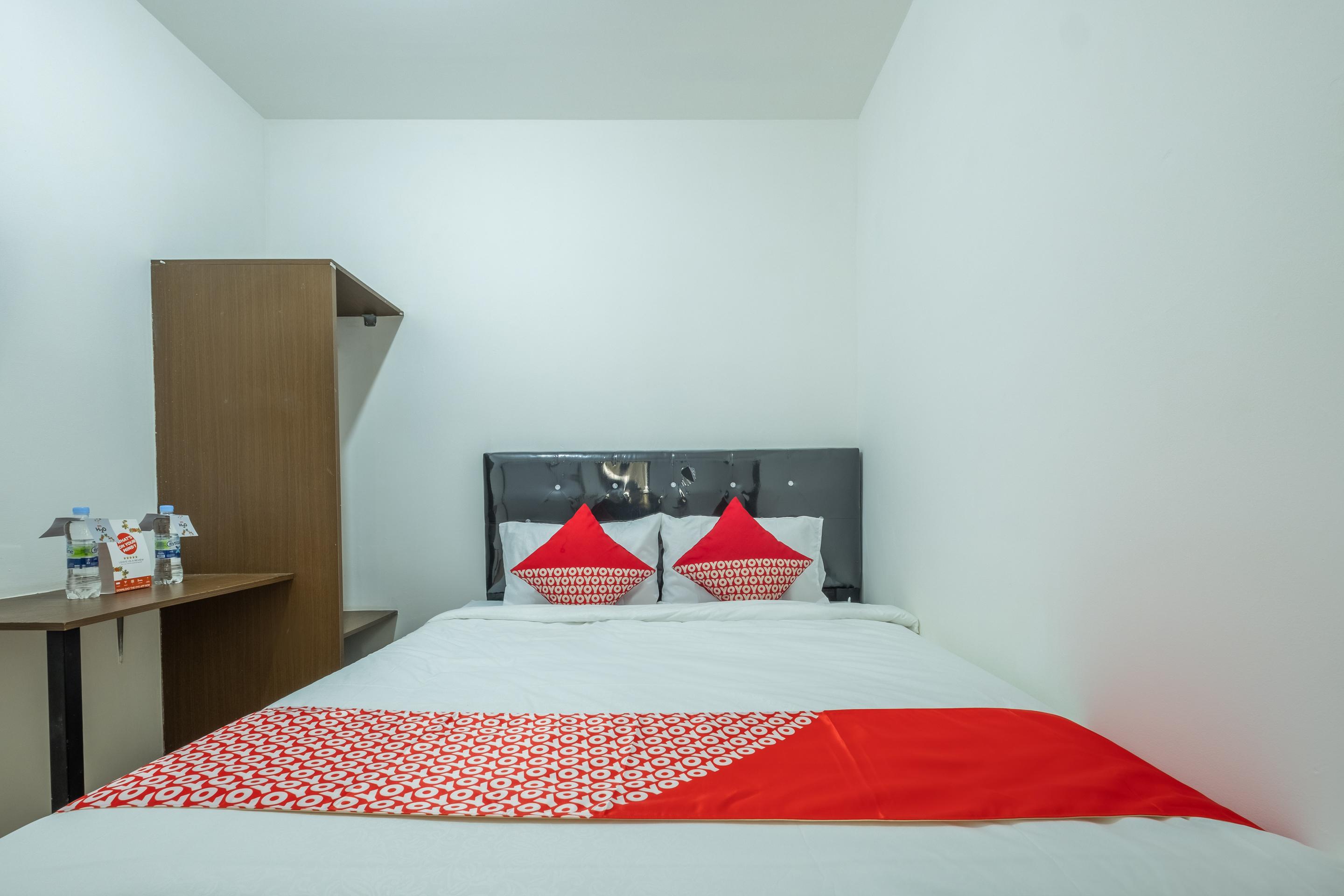 Oyo 1460 Anyelir Residence Cirebon Exteriér fotografie